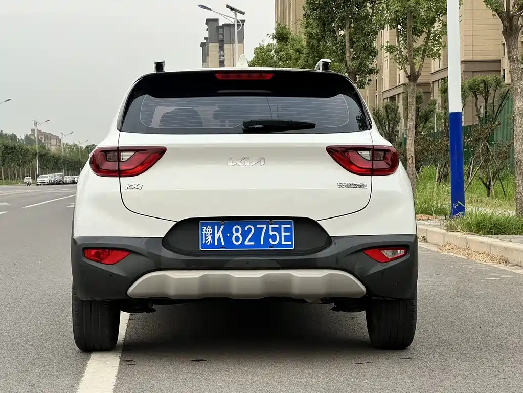 Stonic 1.4 L CVT Fun Enjoyment Sunroof