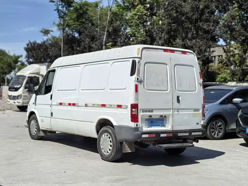 Transit Custom 2.8 T Commercial SWB Mid Roof 3-seatJX493