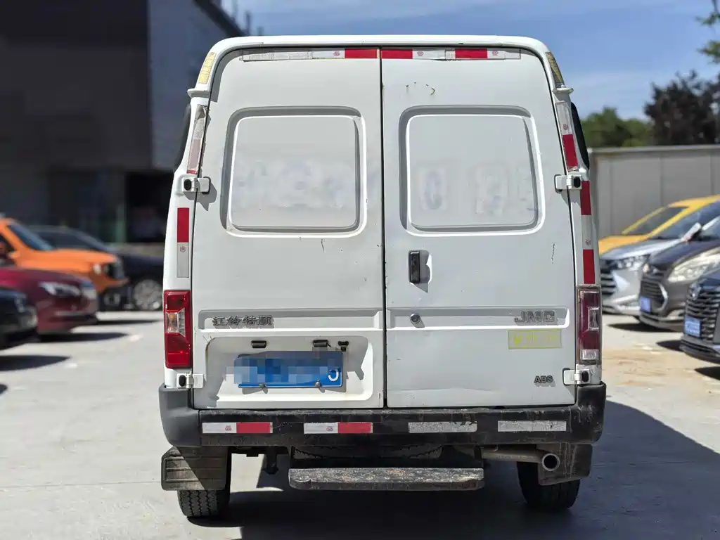 Transit Custom 2.8 T Commercial SWB Mid Roof 3-seatJX493