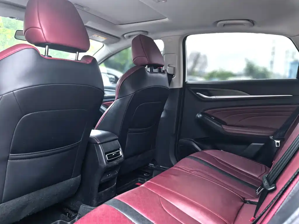 Eado PLUS Blue Whale NE 1.4 T GDI DCT Flagship
