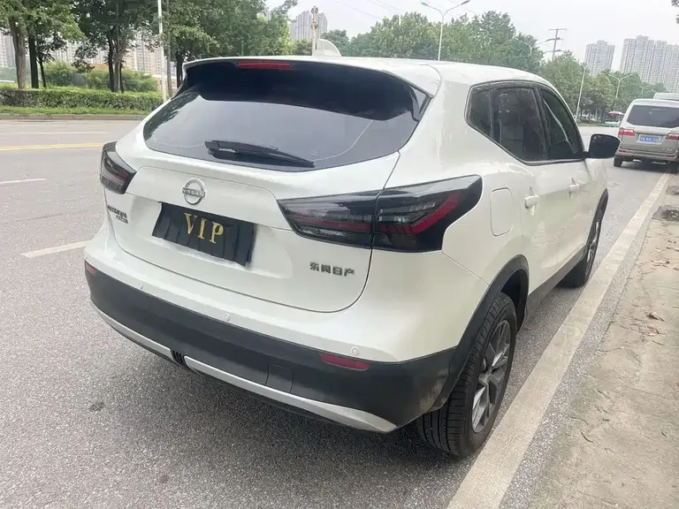 Nissan Qashqai Honor 2.0 L CVT XV Sincere