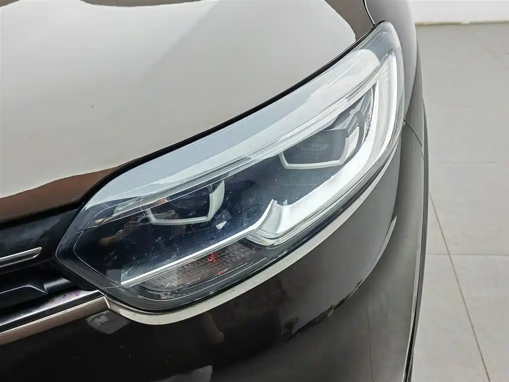 Kadjar 科雷嘉 2016款 2.0 L 四驱至尊版