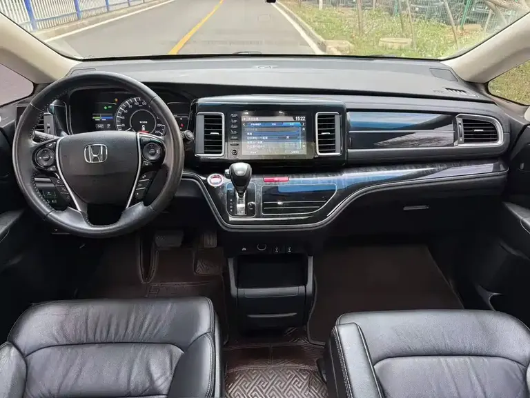 Honda Elysion 2.0 L Hybrid Supreme