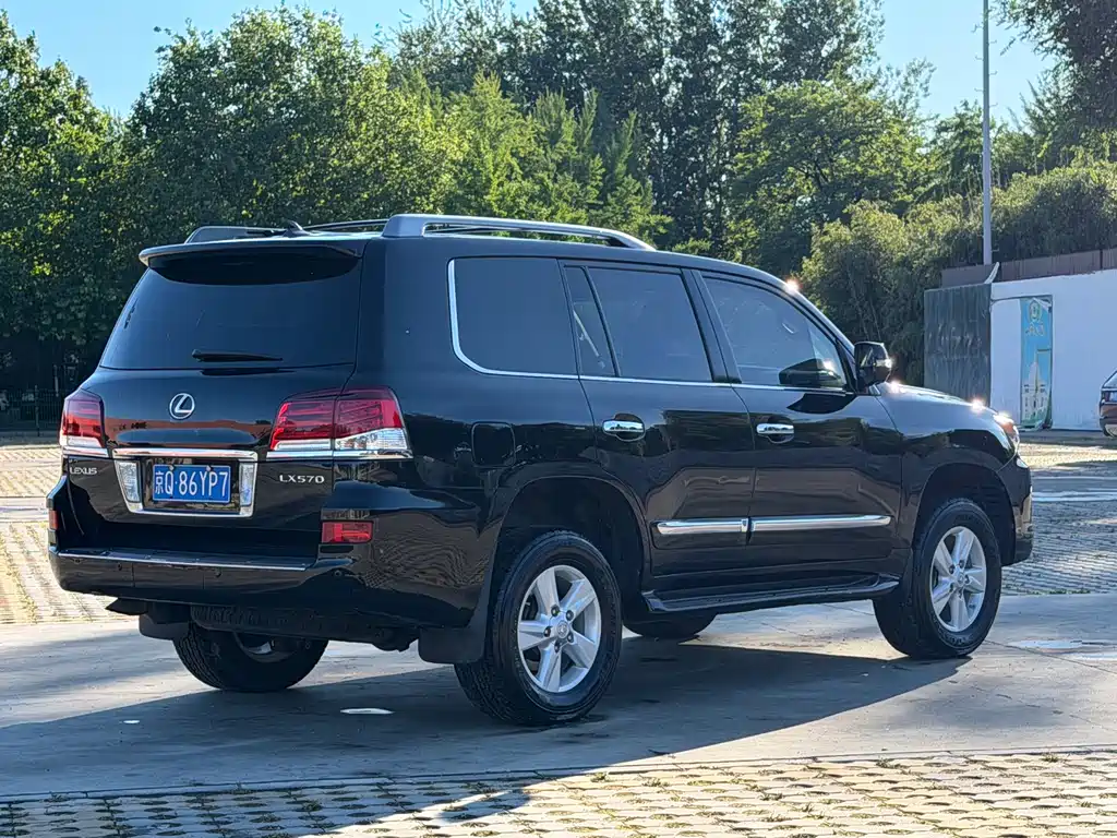 Lexus LX 570