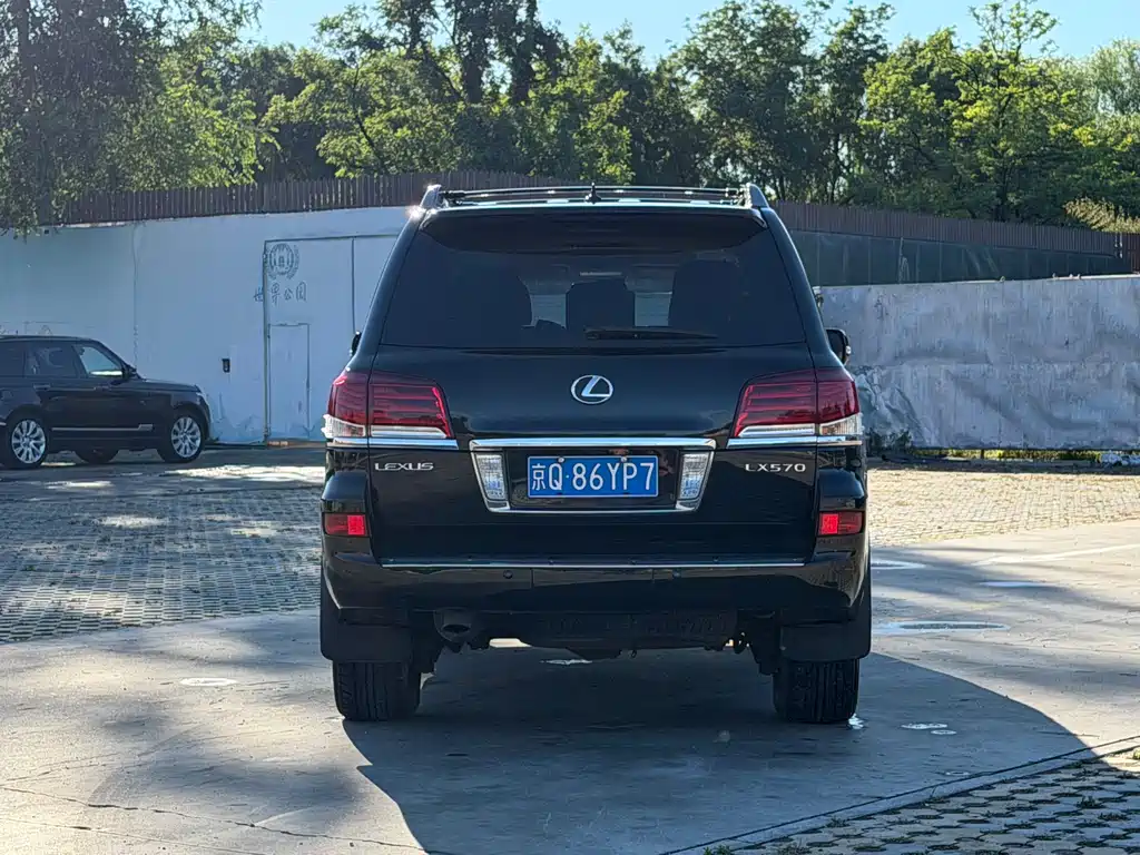 Lexus LX 570