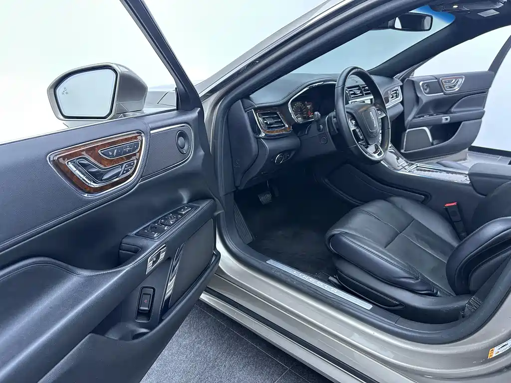 Lincoln Continental 2.0 T 2 WD Honor Shine