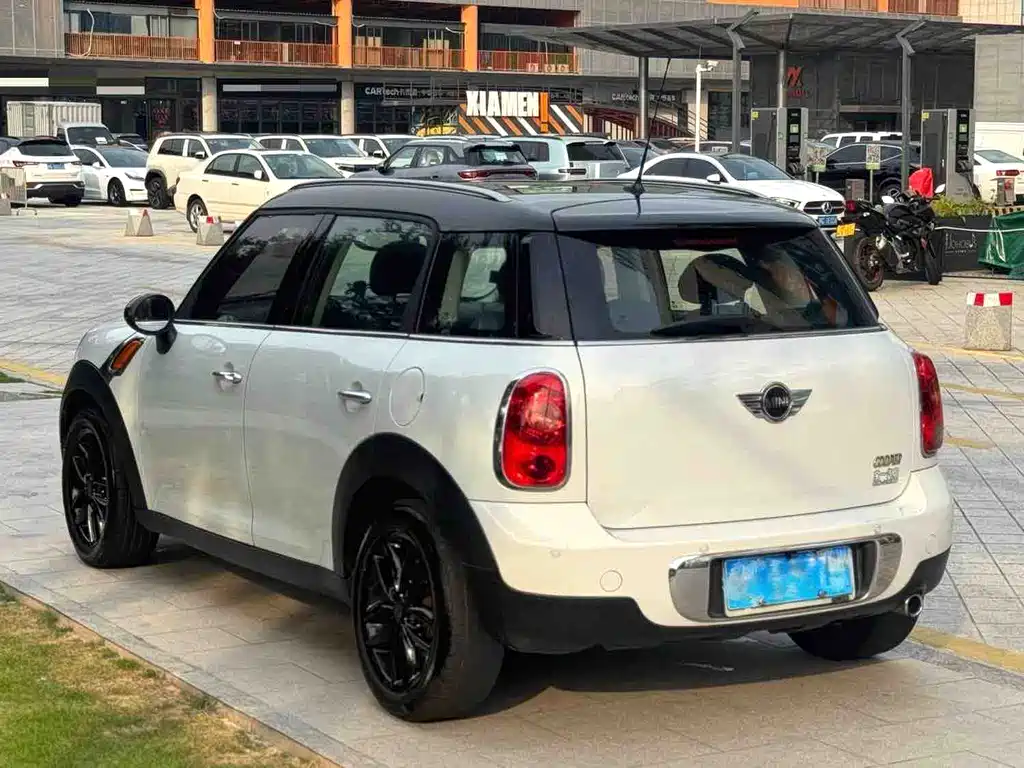 MINI COUNTRYMAN 1.6 L COOPER Fun