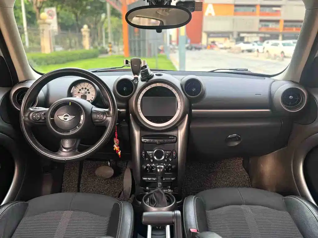 MINI COUNTRYMAN 1.6 L COOPER Fun