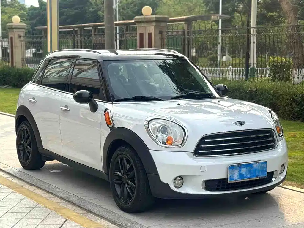 MINI COUNTRYMAN 1.6 L COOPER Fun