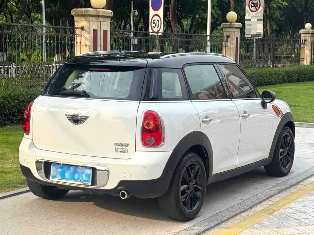 MINI COUNTRYMAN 1.6 L COOPER Fun