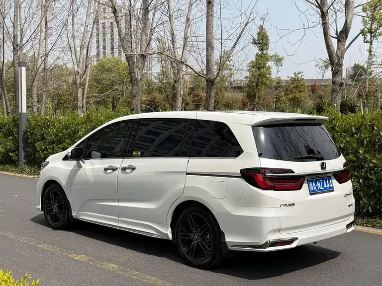 Honda Odyssey 2.0 L e:HEV Sharp· Shine Enjoyment