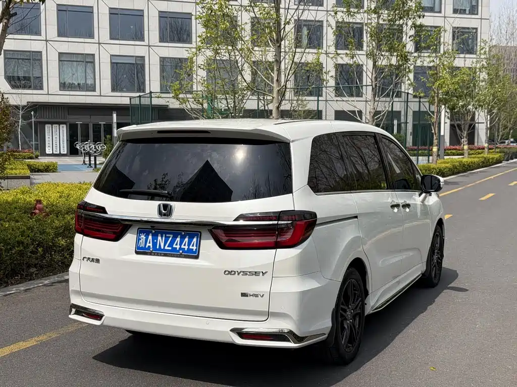 Odyssey 2.0 L e:HEV Sharp· Shine Enjoyment