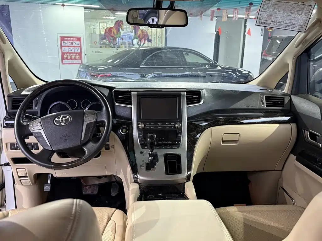 Alphard 3.5 L Luxury
