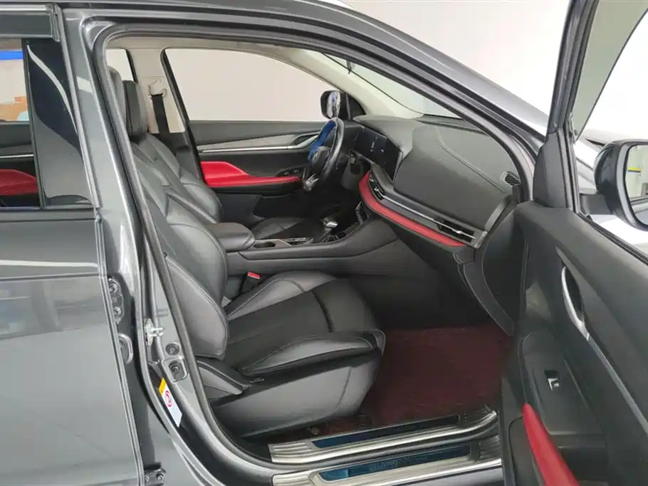 Changan CS55 PLUS Blue Whale 1.5 T DCT Distinguished