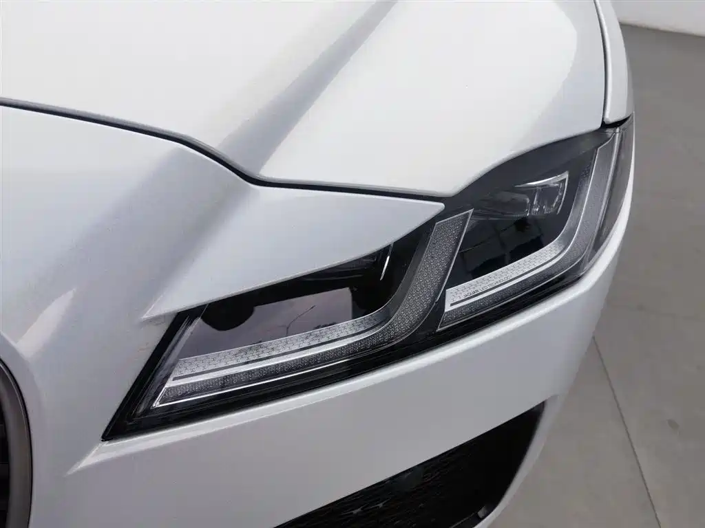 Jaguar XFL XFL 2.0 T P250 2 WD Elite Sport