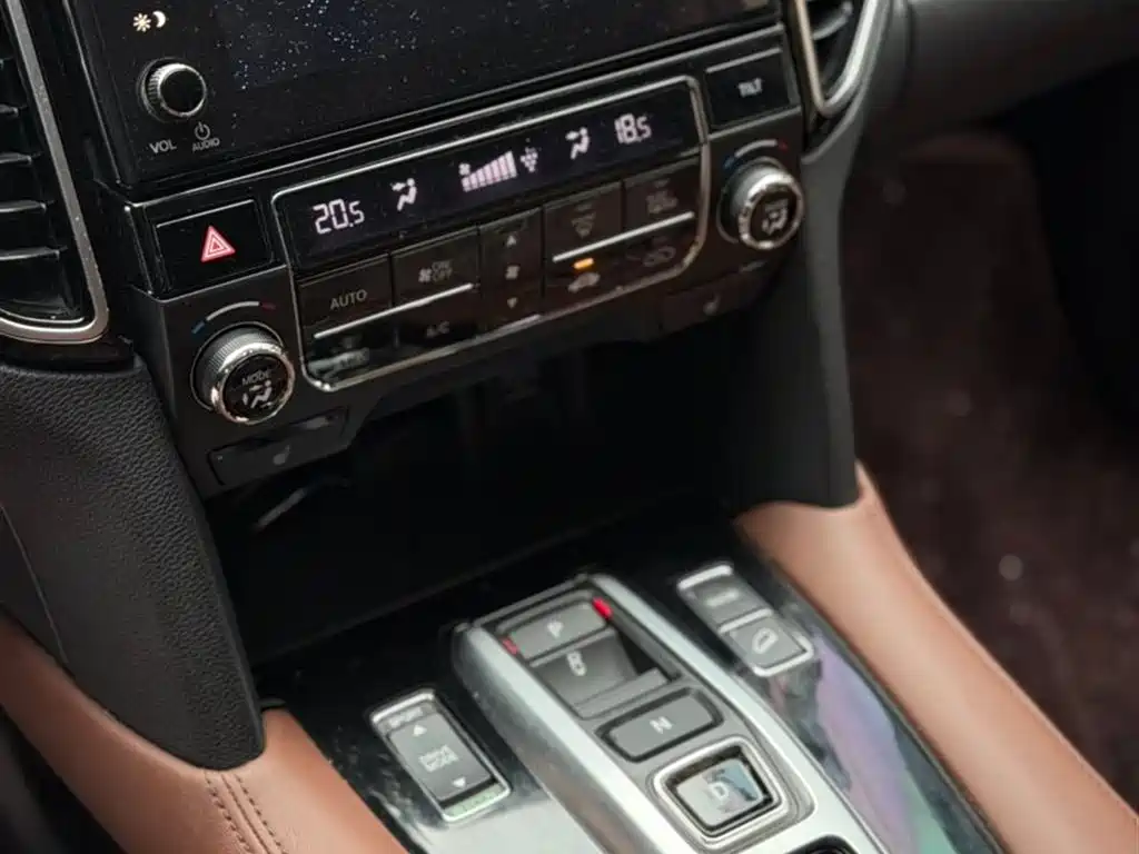 Honda UR-V 370 TURBO 4 WD Premium