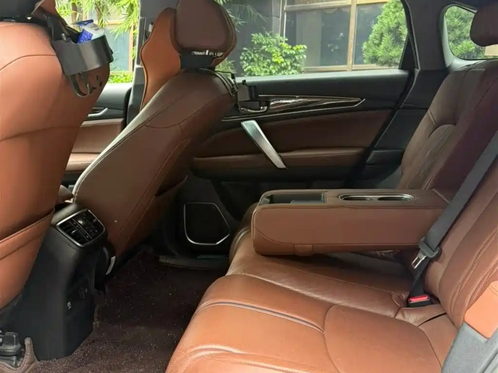 Honda UR-V 370 TURBO 4 WD Premium