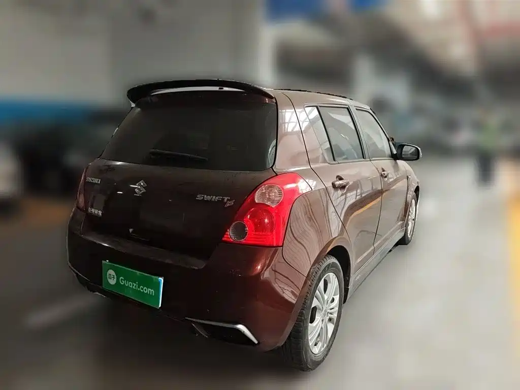 Swift 1.5 L Auto Fashion