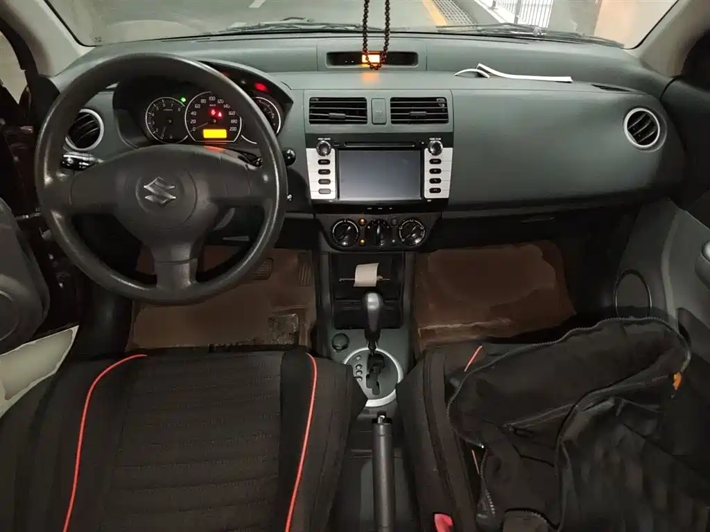 Swift 1.5 L Auto Fashion