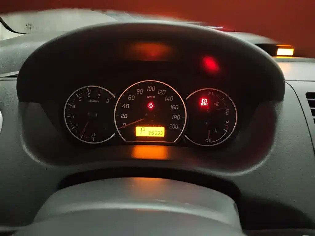 Swift 1.5 L Auto Fashion