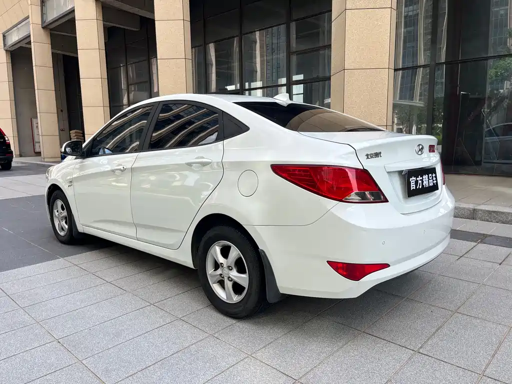 Accent 1.4 L Auto Intelligent GLS