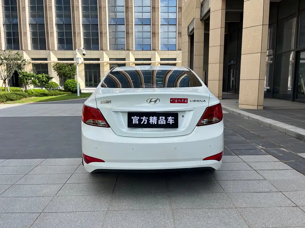 Accent 1.4 L Auto Intelligent GLS