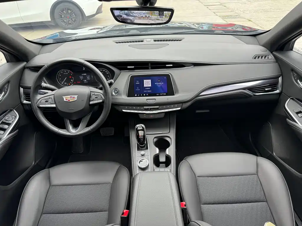 Cadillac XT4 Facelift 28 T 2 WD Tech