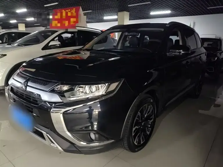 Mitsubishi Outlander 2.0 L 2 WD Smooth Enjoyment 7-seat CN-V