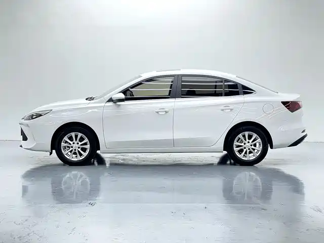 Roewe i5 1.5 L CVT Luxury