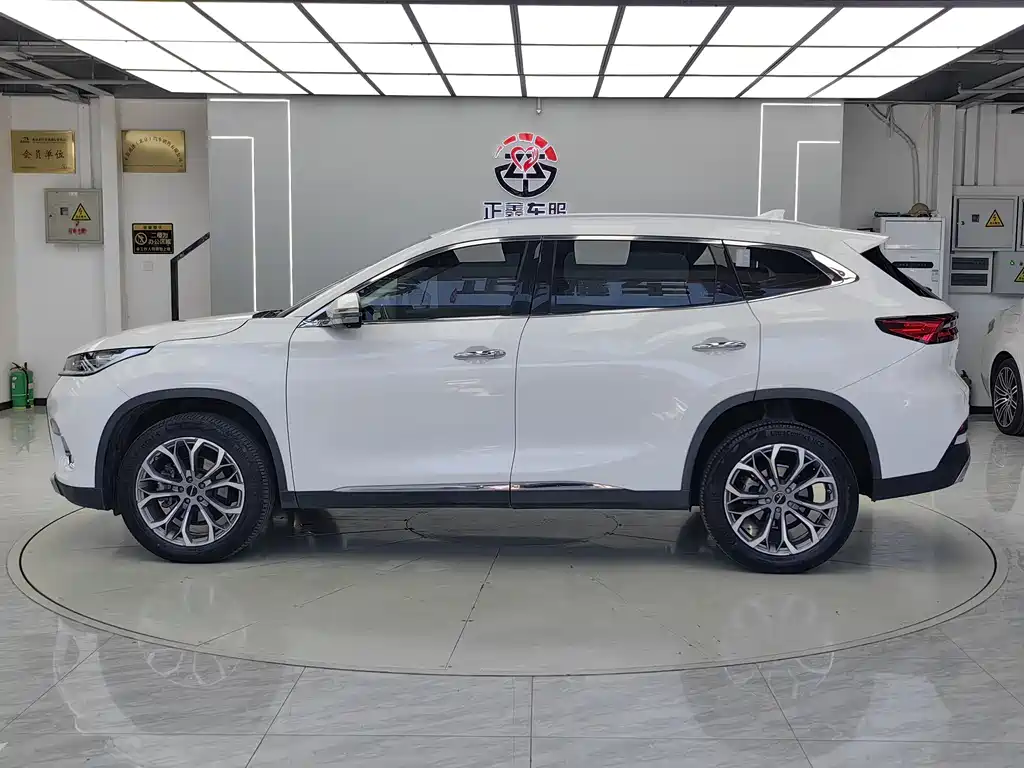Exeed Lingyun 星途凌云 2020款 1.6 T 两驱星享版