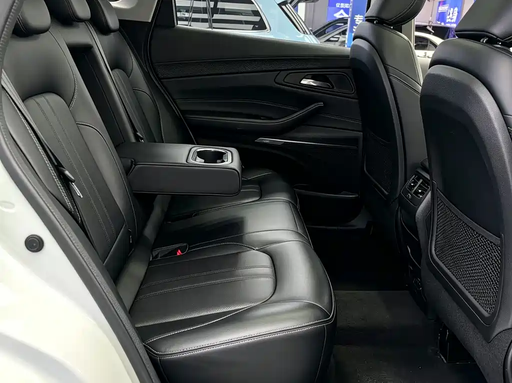 Exeed Lingyun 星途凌云 2020款 1.6 T 两驱星享版