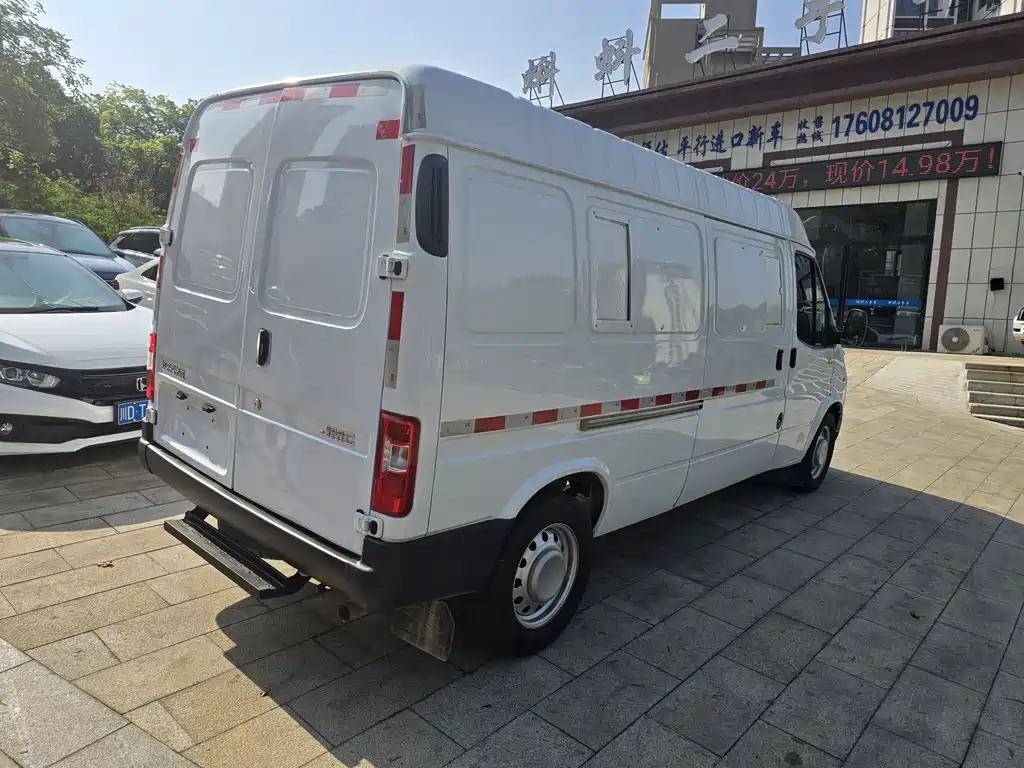 Transit Custom 2.8 T Space King Taurus LWB Mid High Roof Rear Single Tire 3-seat Diesel CN-VI JX493