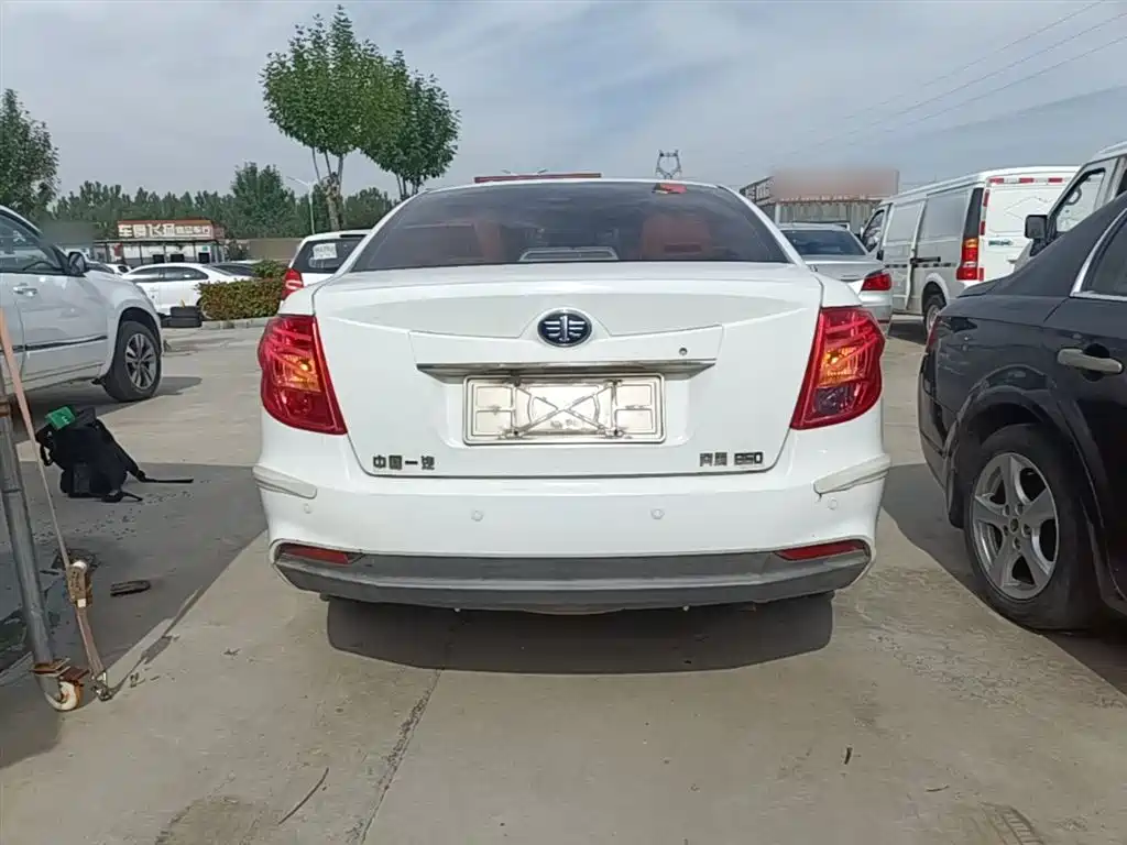 Besturn B50 1.6 L Auto Luxury
