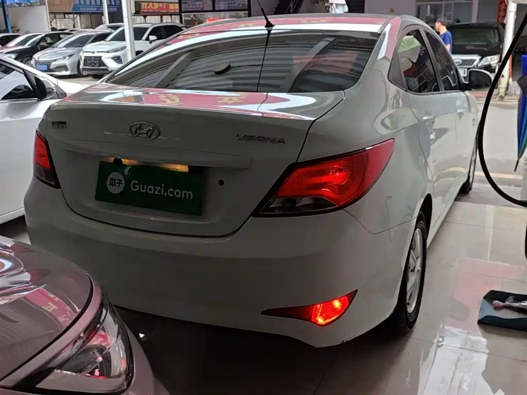 Accent 1.4 L Auto Intelligent GLS