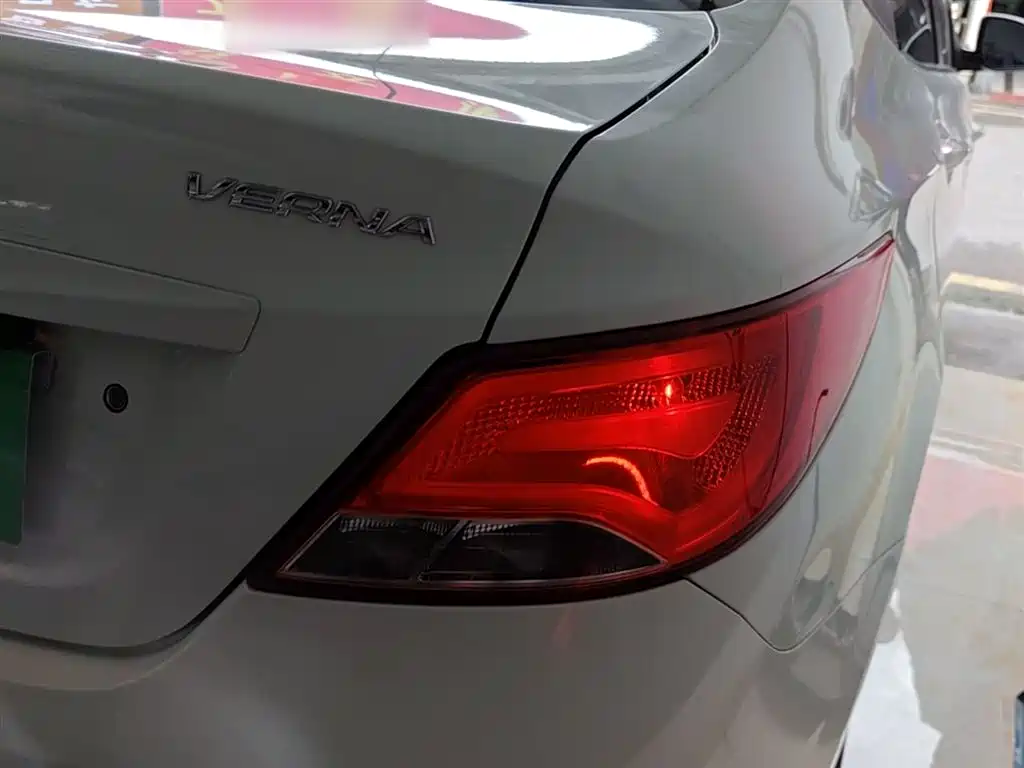 Accent 1.4 L Auto Intelligent GLS