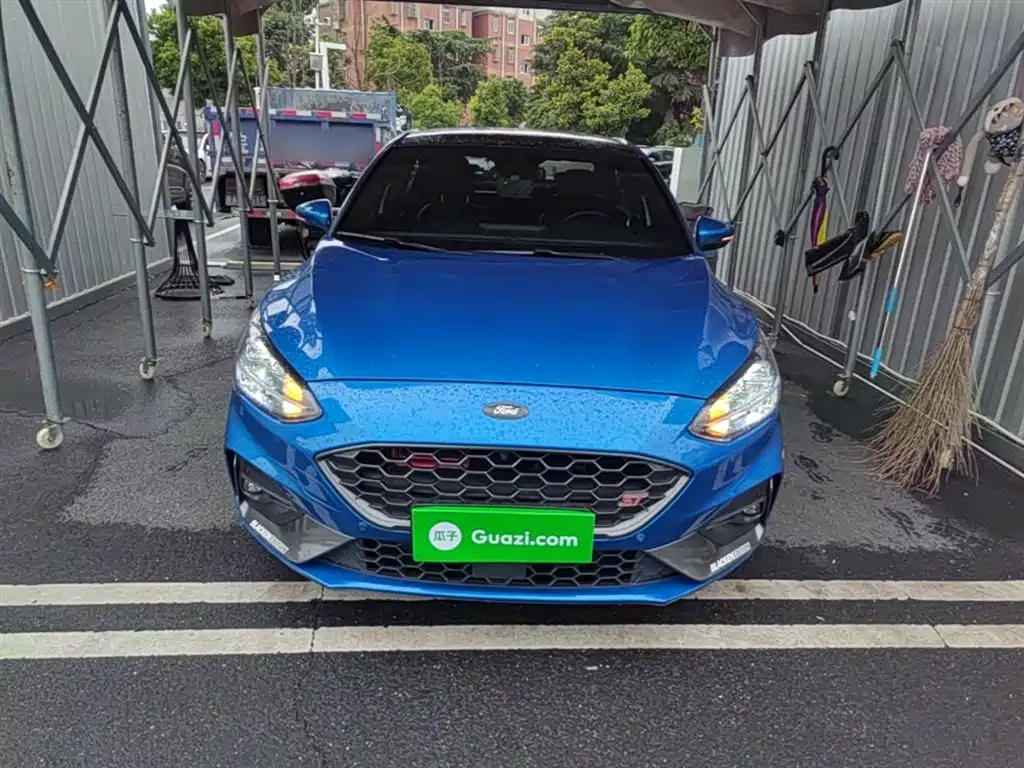 Focus Sedan EcoBoost 180 Auto ST Line