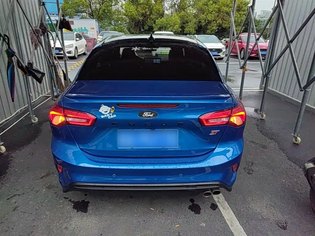 Focus Sedan EcoBoost 180 Auto ST Line