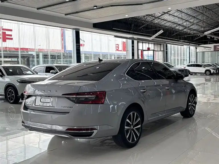 Skoda Superb Facelift TSI280 DSG Premium
