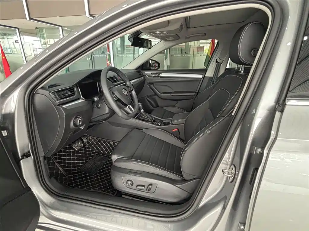 Superb Facelift TSI280 DSG Premium