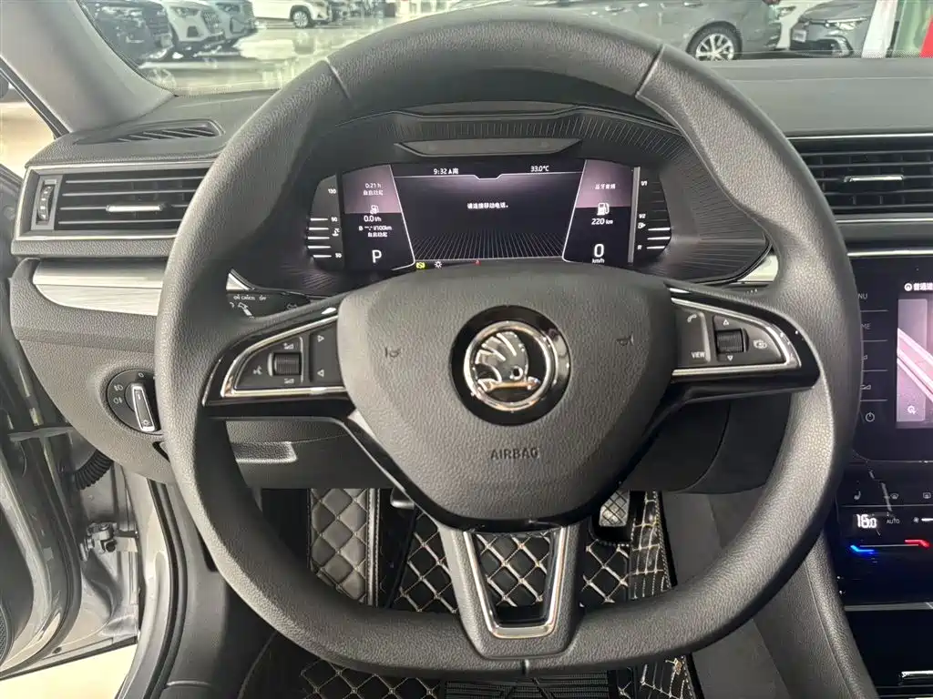 Superb Facelift TSI280 DSG Premium
