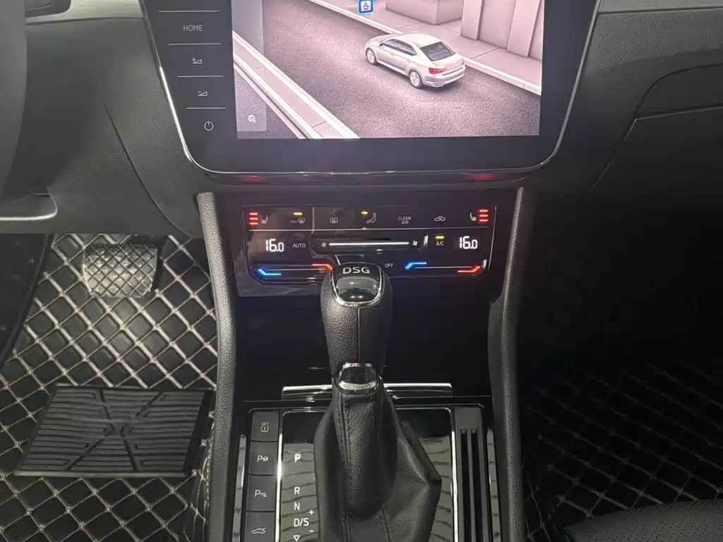 Superb Facelift TSI280 DSG Premium