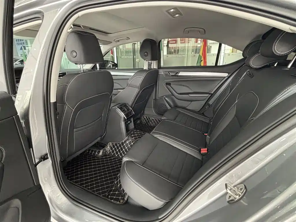 Superb Facelift TSI280 DSG Premium