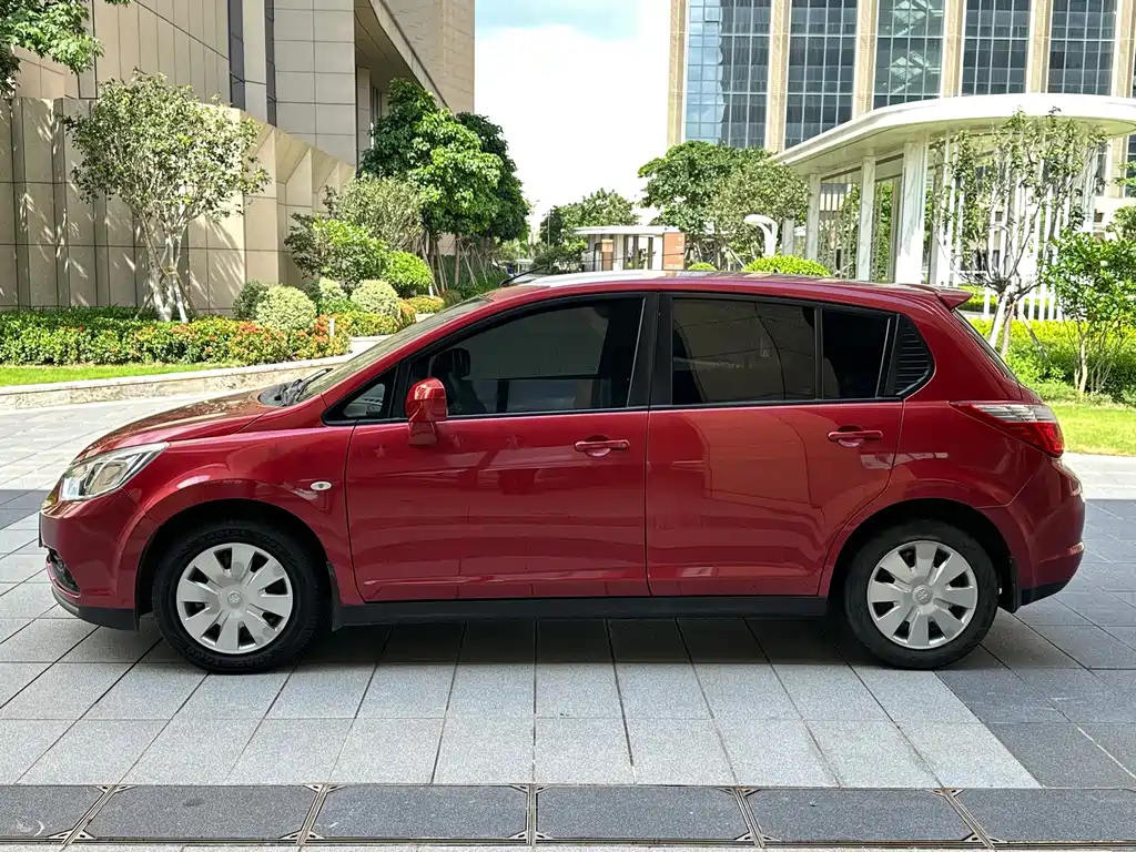 Venucia R50 1.6 L Auto Elite