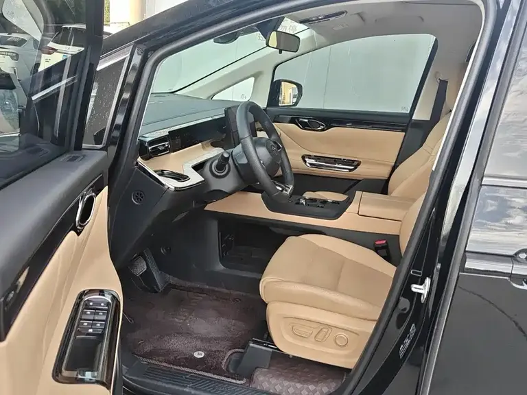 GAC Trumpchi E8 NEV 传祺E8 PHEV 2024款 150 km 龙腾光辉+