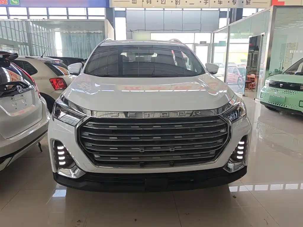 Jetour X90 PLUS 1.6 TD DCT Villa 7-seat