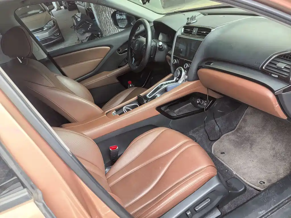 Acura CDX 1.5 T 2 WD Premium