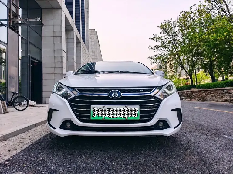 BYD Qin NEV 秦新能源 2018款 1.5 T 智联尊贵型