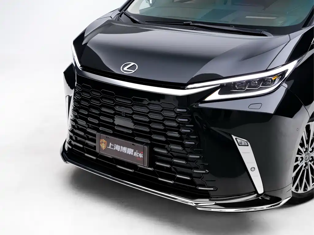Lexus LM 500 h 6-seat Supreme