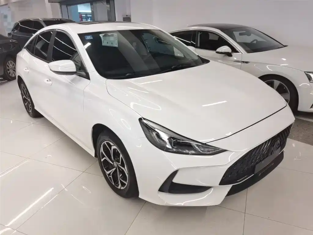 MG5 180 DVVT CVT Youth Luxury