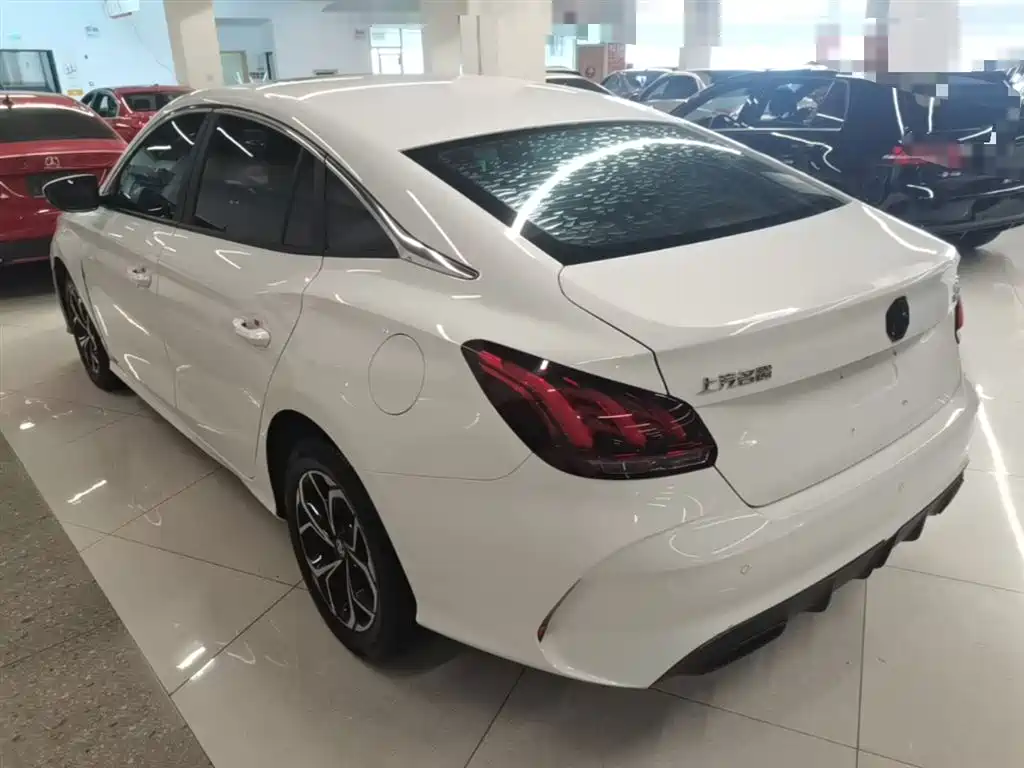 MG5 180 DVVT CVT Youth Luxury
